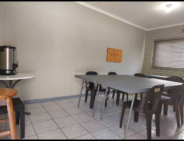 82M² OFFICE TO LET IN MEYERTON CENTRAL